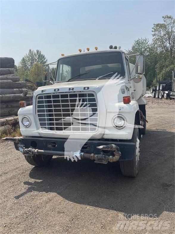 Ford 8000 Vízszállító teherautók