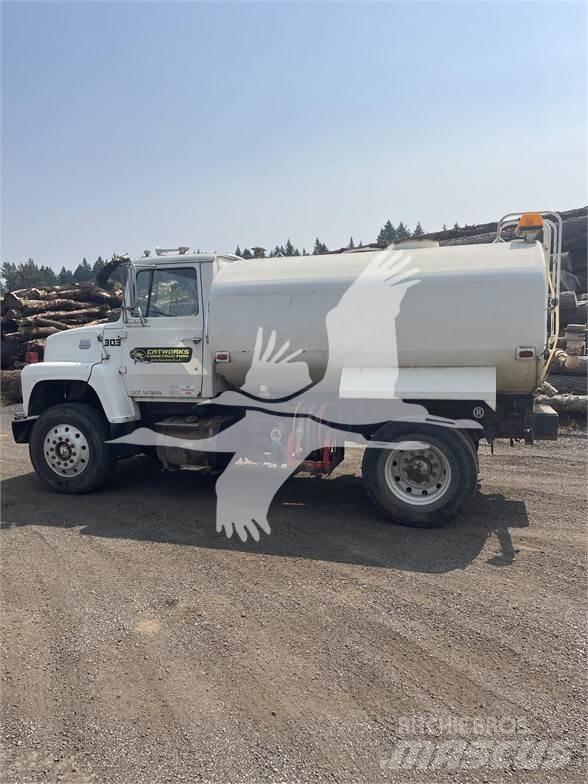 Ford 8000 Vízszállító teherautók