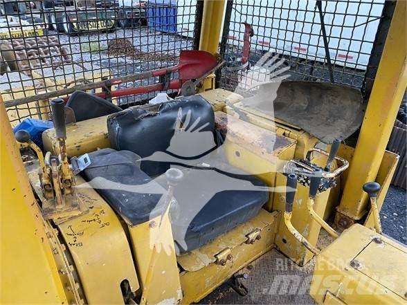 Komatsu D65E-6 lánctalpas dózerek