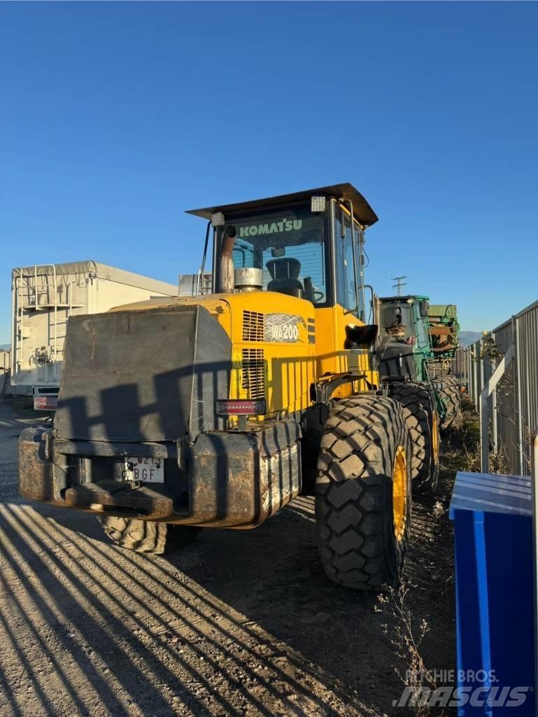 Komatsu WA 200 PZ-6 Gumikerekes homlokrakodók