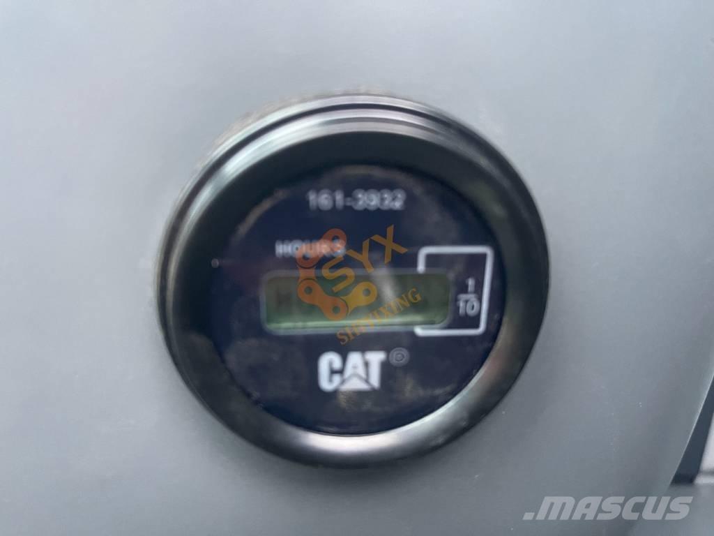 CAT CAT320 D2 Lánctalpas kotrók