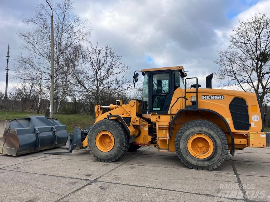 Hyundai HL 960 Gumikerekes homlokrakodók
