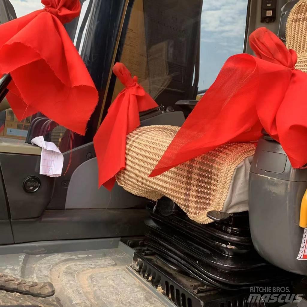 CAT 320 Lánctalpas kotrók
