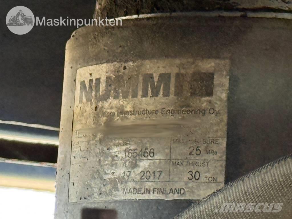 Volvo FM 6*4 Billenő teherautók