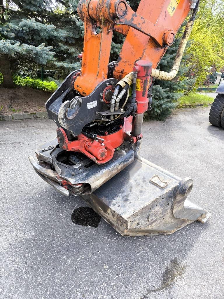 Hitachi ZX 140 W-3 Gumikerekes kotrók