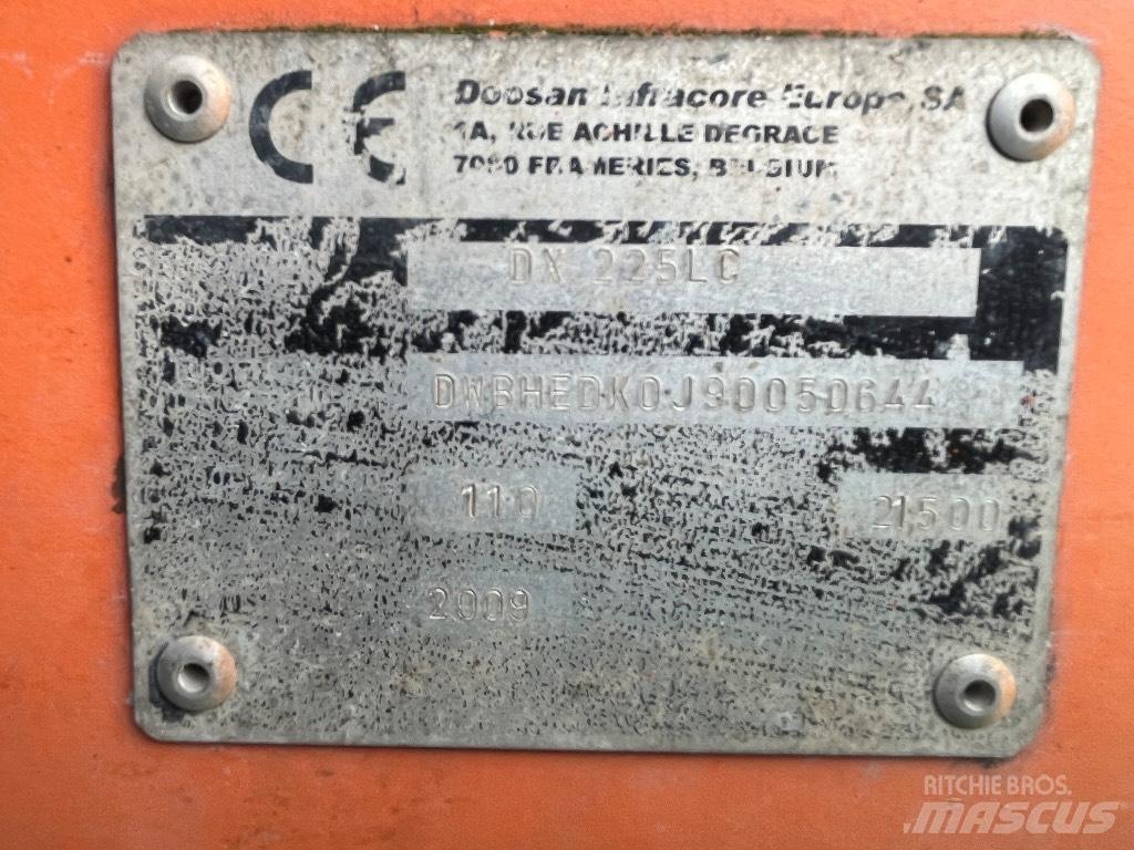 Doosan DX 225 LC Hosszú gém kotrók