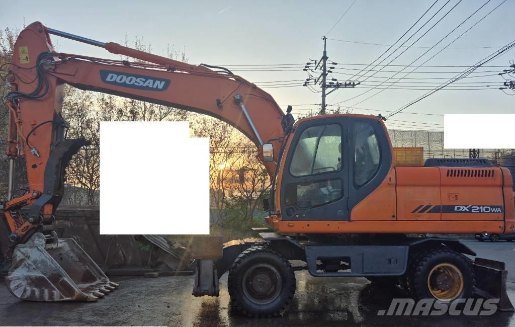Doosan DX 210 WA Gumikerekes kotrók
