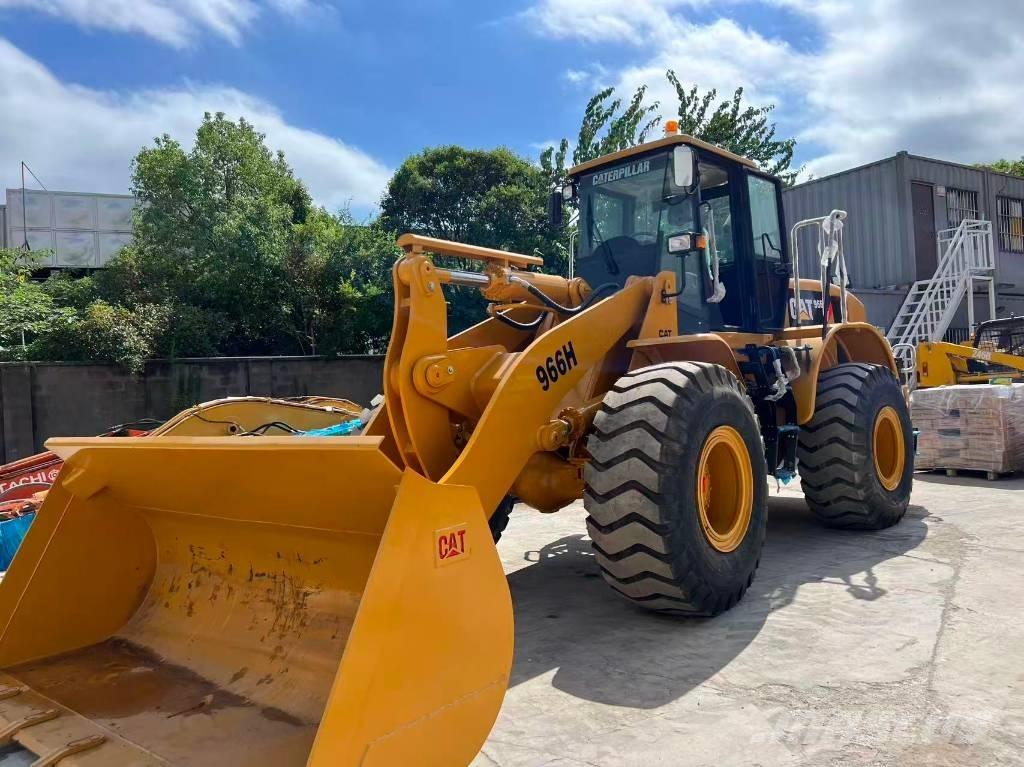 CAT 966 H Gumikerekes homlokrakodók