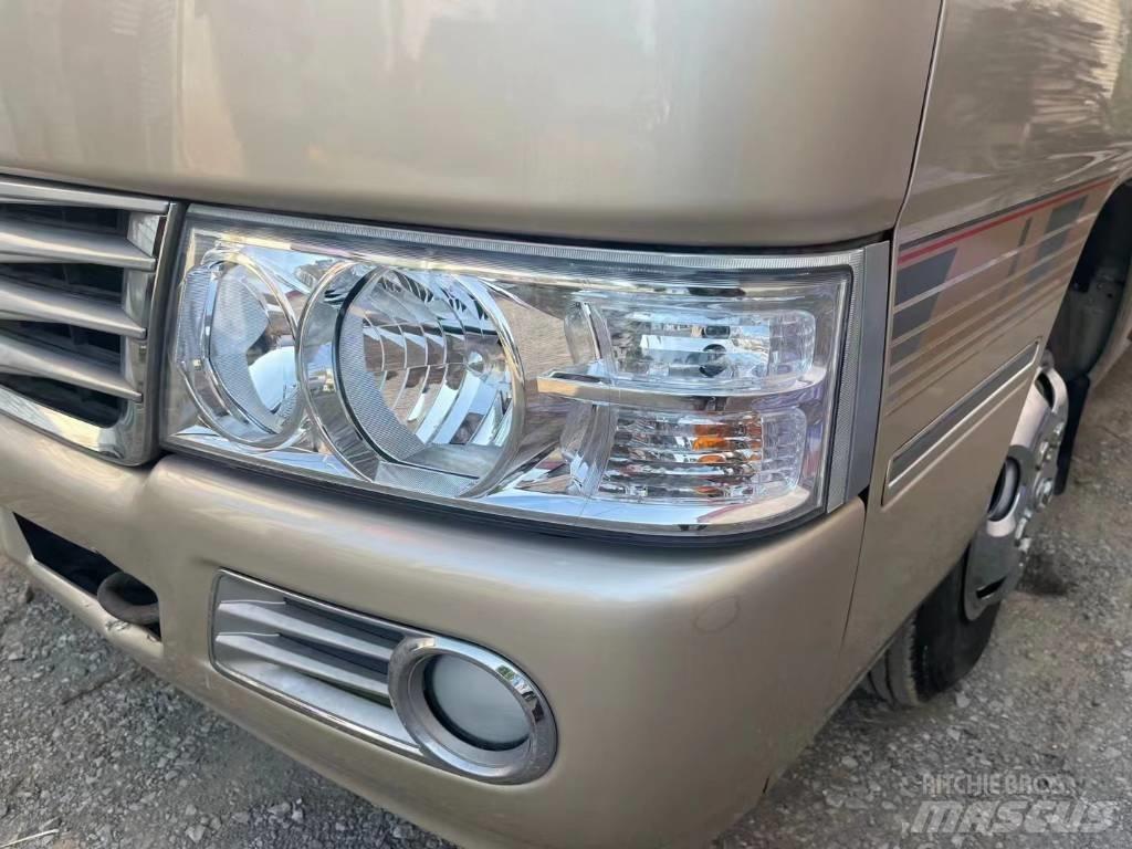 Toyota Coaster Bus Mini buszok