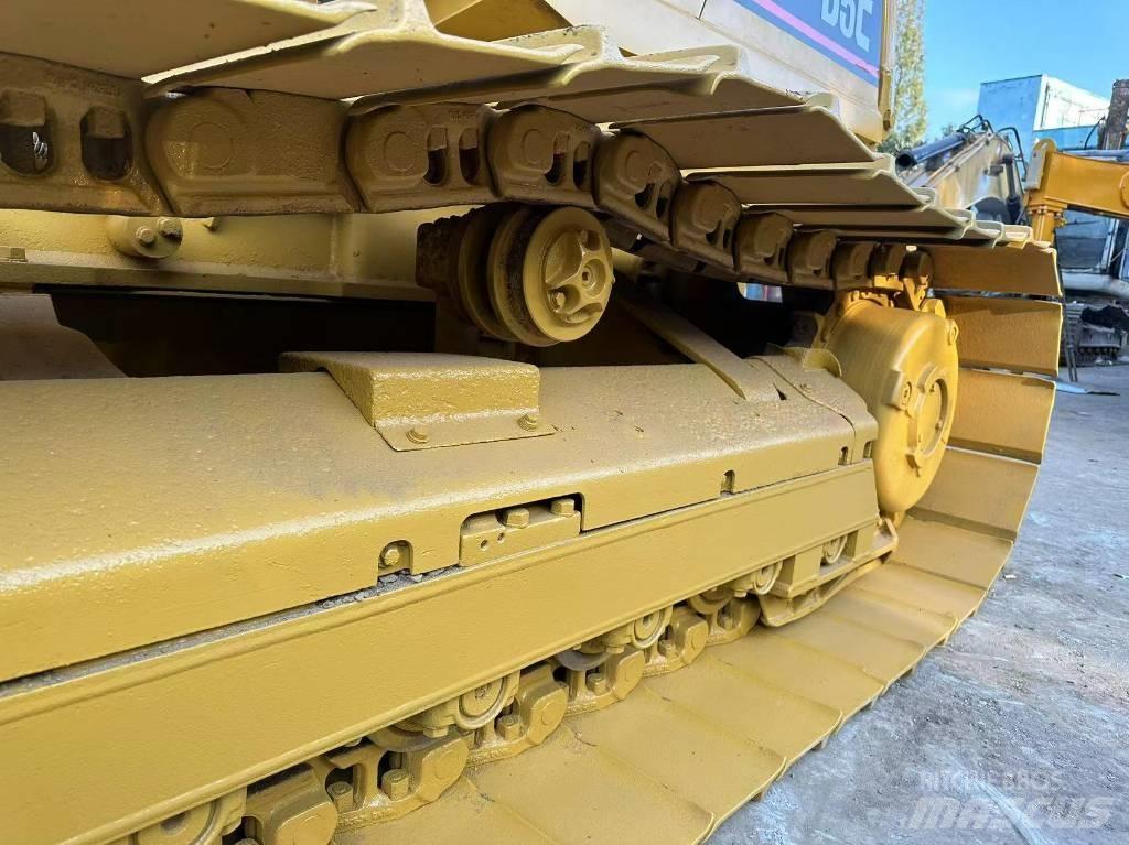 CAT D 5 C lánctalpas dózerek