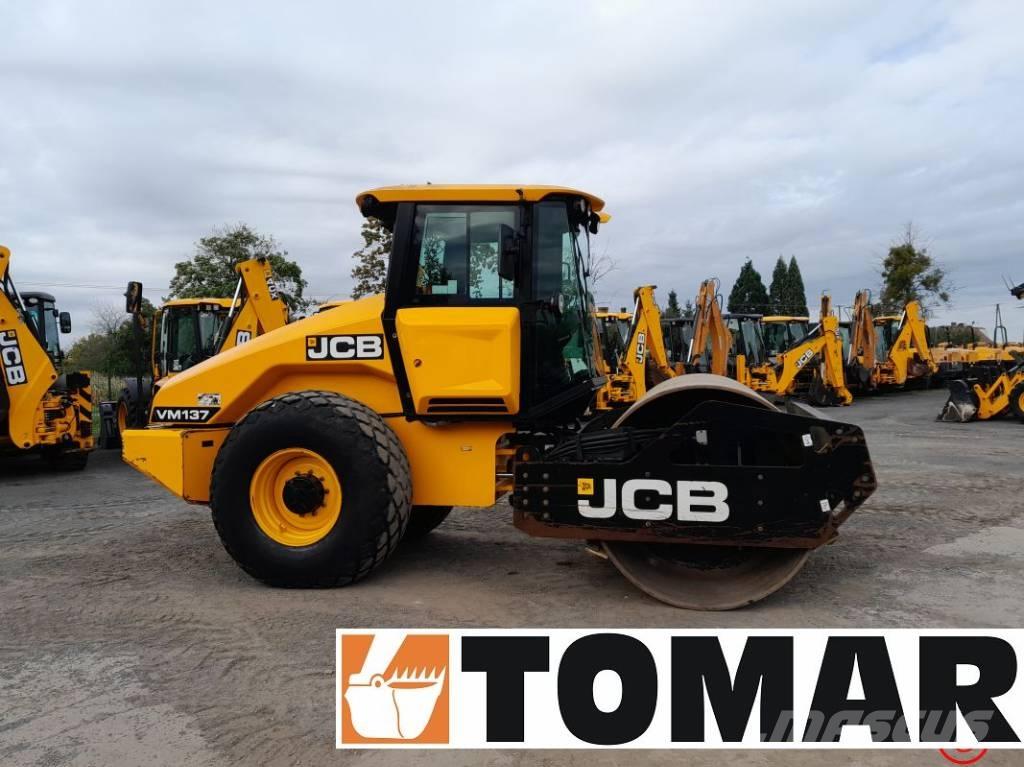 JCB Vibromax VM 137 Ikerdobos hengerek