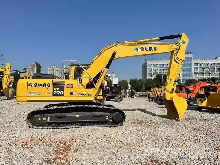 Komatsu PC 220 Lánctalpas kotrók