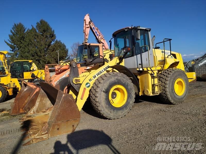 New Holland W 190 Gumikerekes homlokrakodók