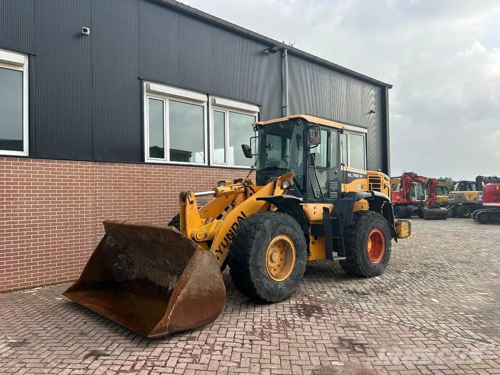 Hyundai HL 740-9A Gumikerekes homlokrakodók