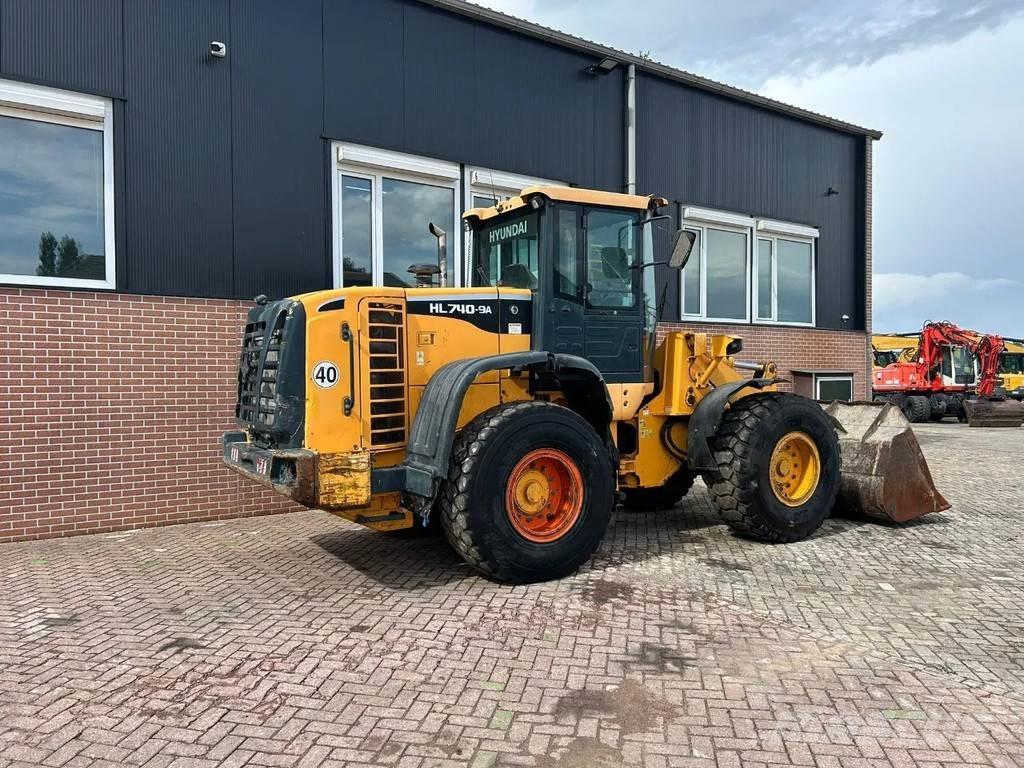 Hyundai HL 740-9A Gumikerekes homlokrakodók