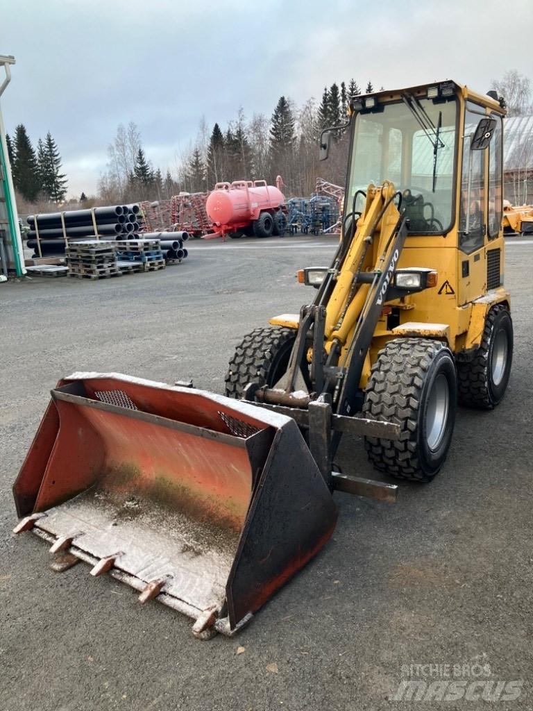 Volvo ZL 302 Gumikerekes homlokrakodók