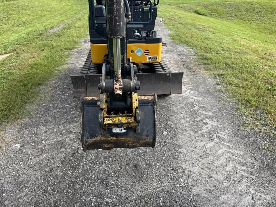 John Deere 17 G Mini kotrók < 7t