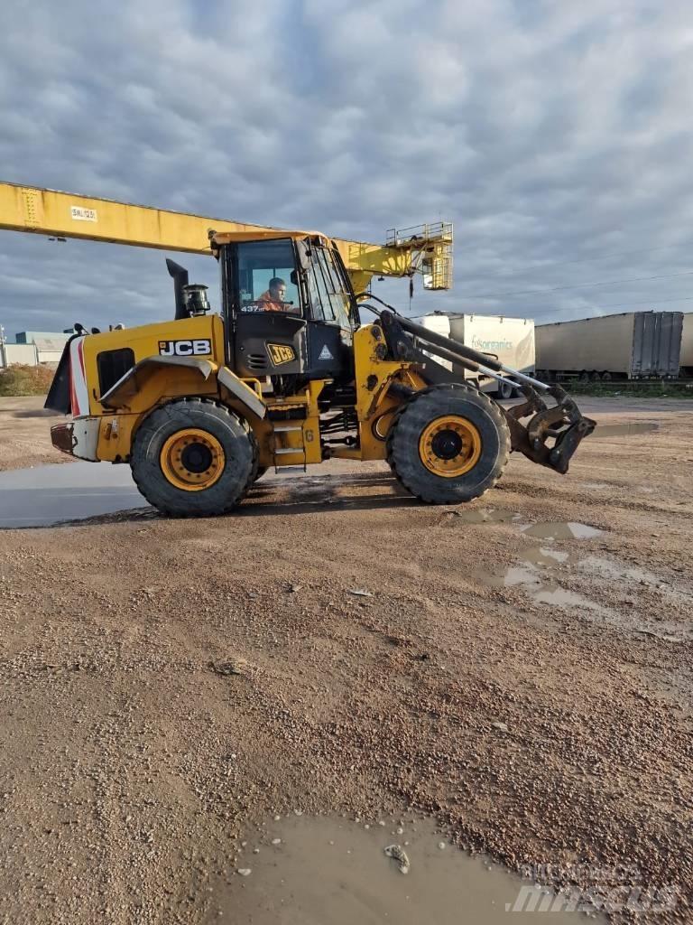 JCB 437 HT Gumikerekes homlokrakodók