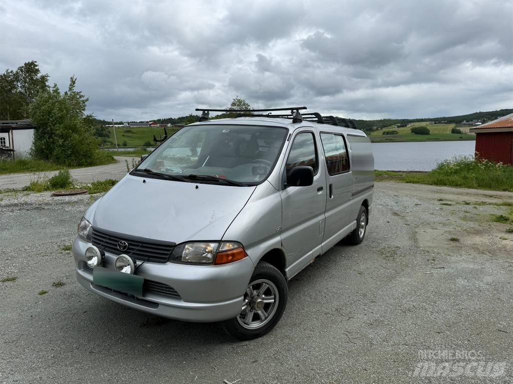 Toyota Hiace 4x4 Transporterek