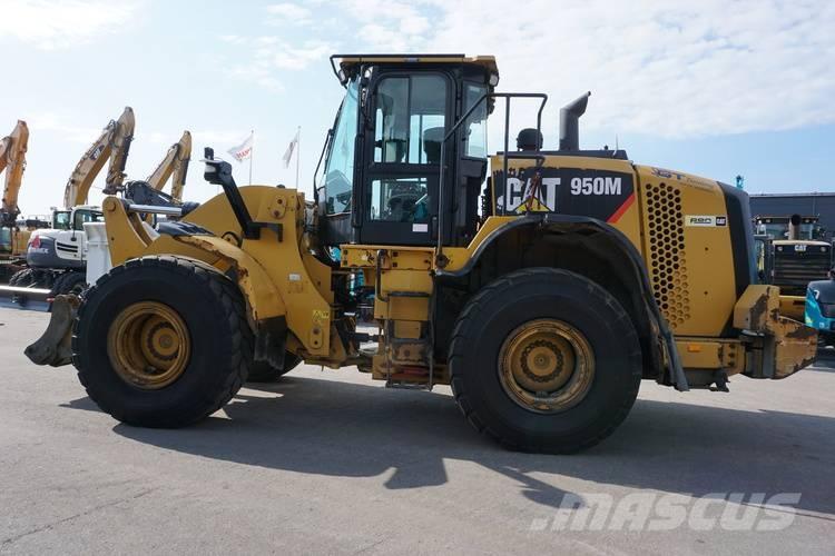 CAT 950M Gumikerekes homlokrakodók