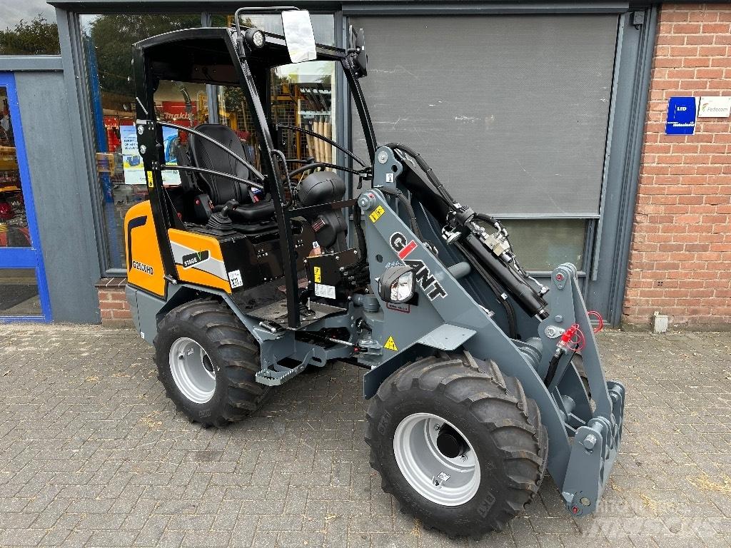 GiANT G2500HD Univerzális rakodók