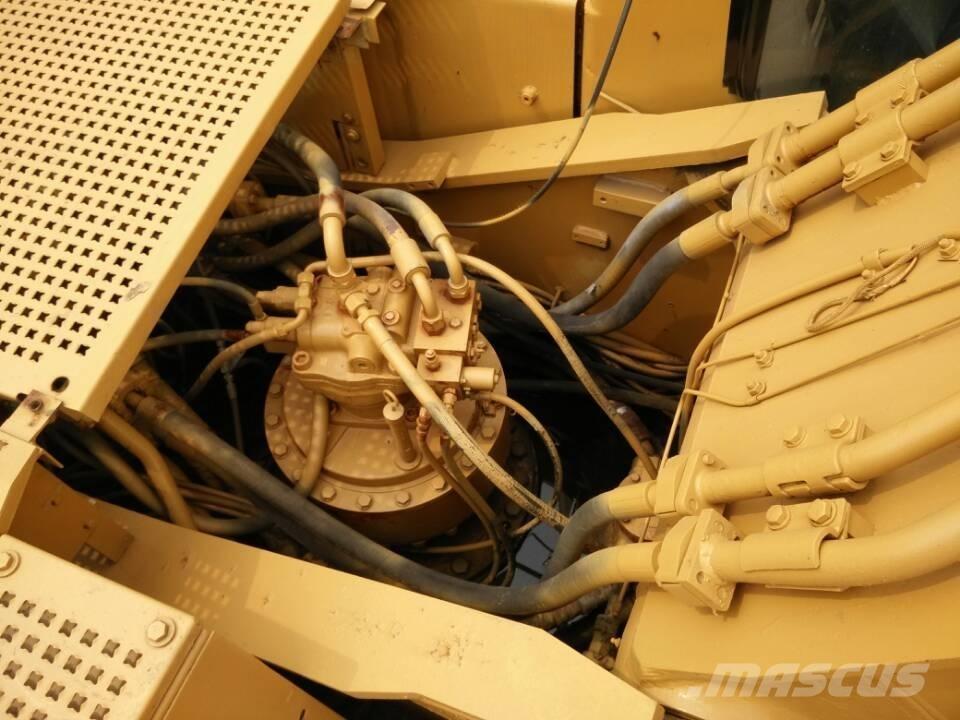 CAT 330 B L Lánctalpas kotrók