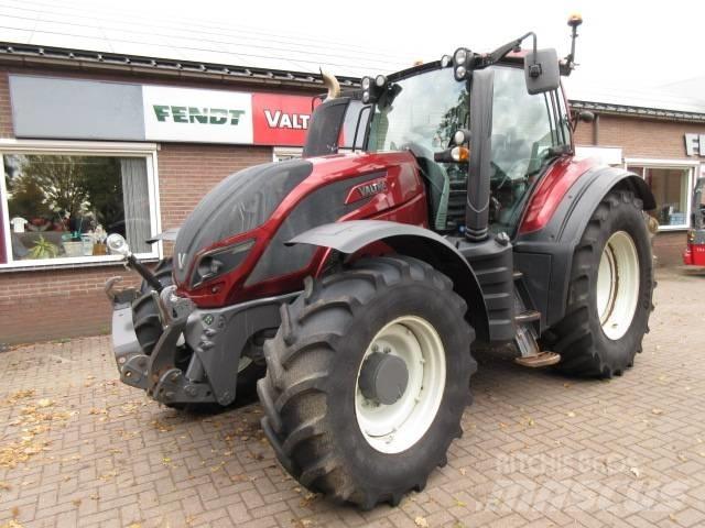 Valtra T154 VERSU Traktorok