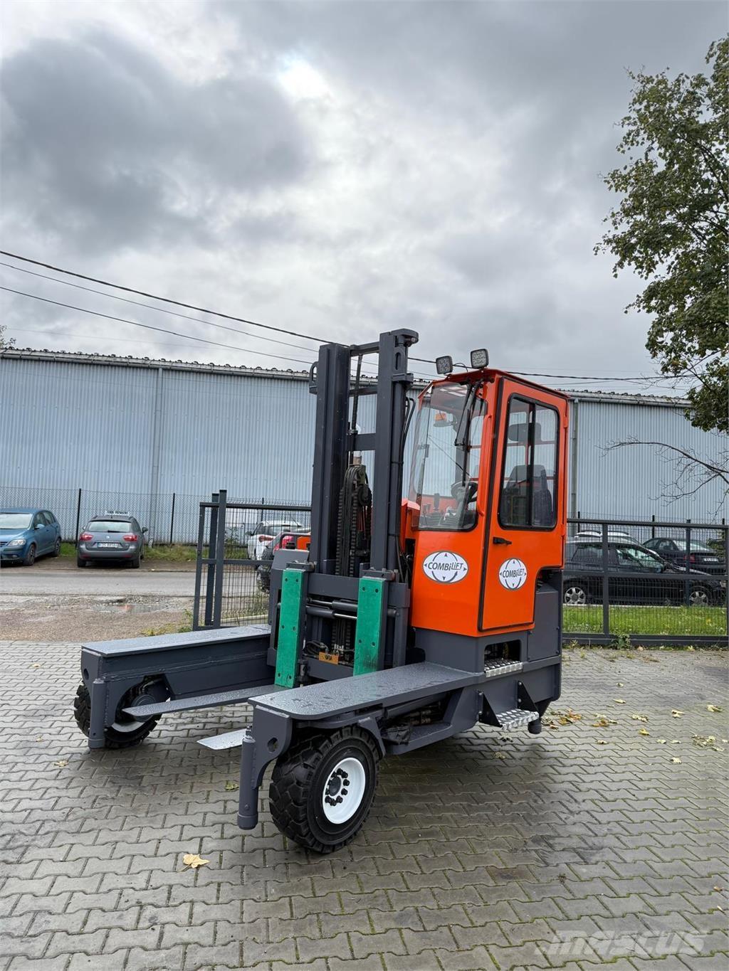 Combilift C5000 XL Tolóoszlopos négyutas targonca