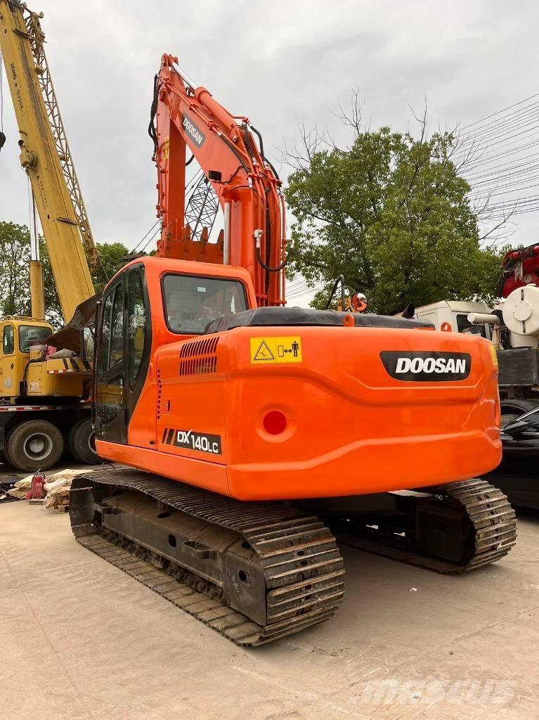 Doosan DX 140 LC Lánctalpas kotrók