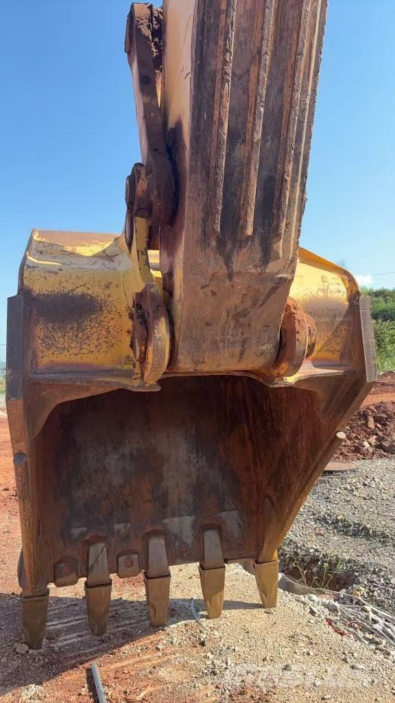 Komatsu PC500LC-10MO Lánctalpas kotrók