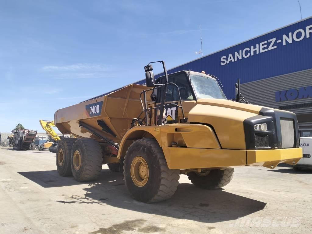 CAT 740 B Csuklósdömperek