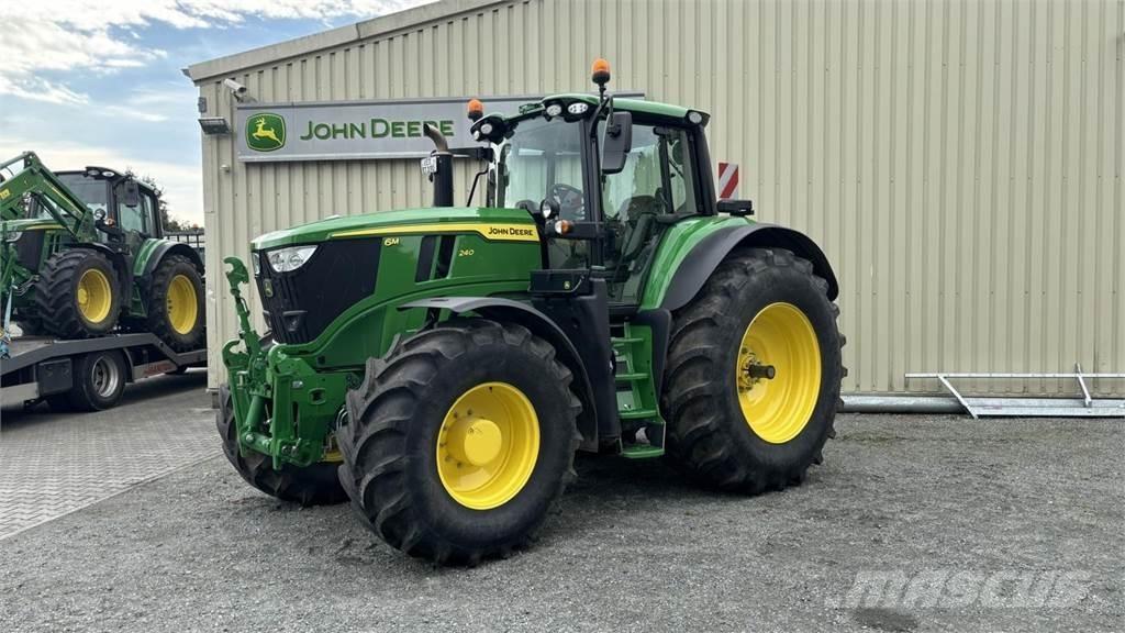 John Deere 6M240 Traktorok