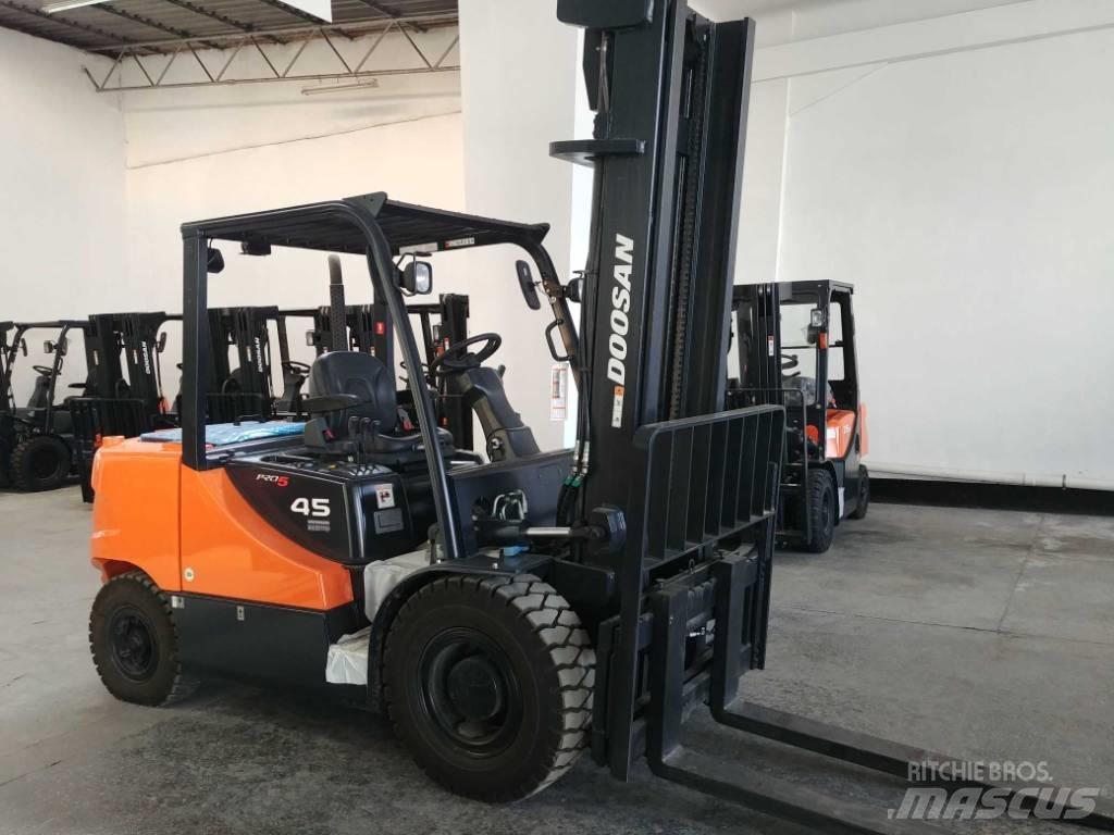 Doosan D45 SC-5 Dízel targoncák