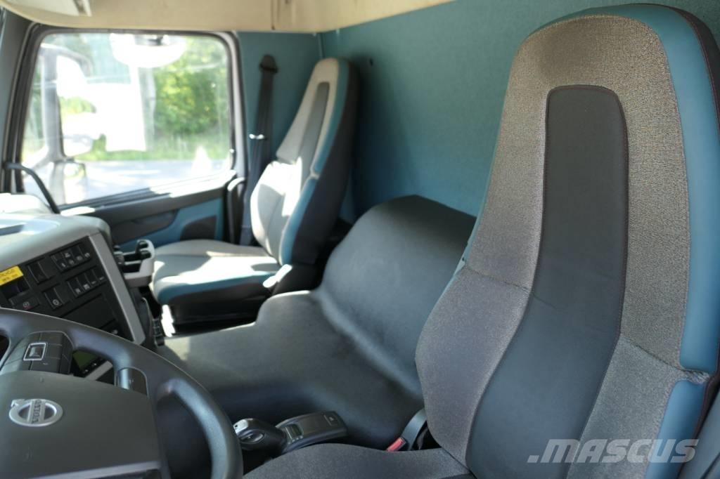 Volvo FM330 4x2 Hűtős