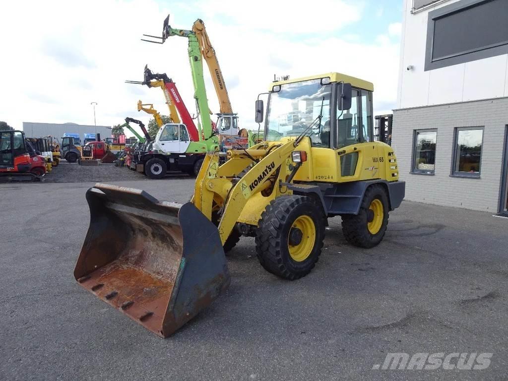 Komatsu WA65-3 Gumikerekes homlokrakodók