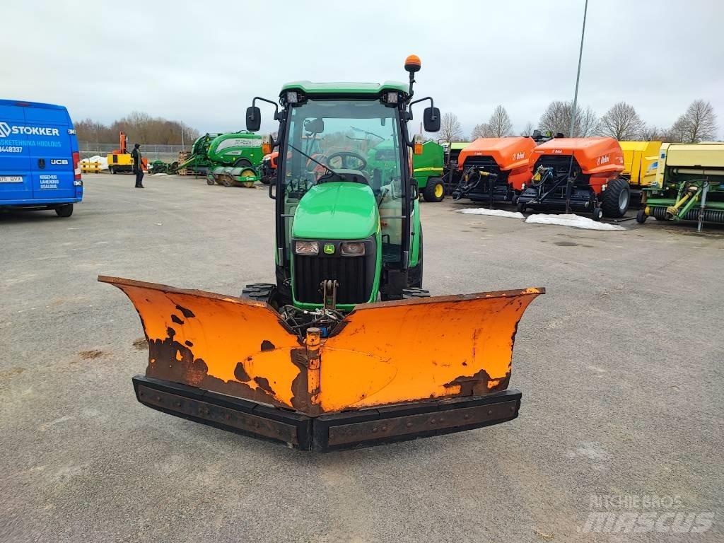 John Deere 3720 Kompakt traktorok