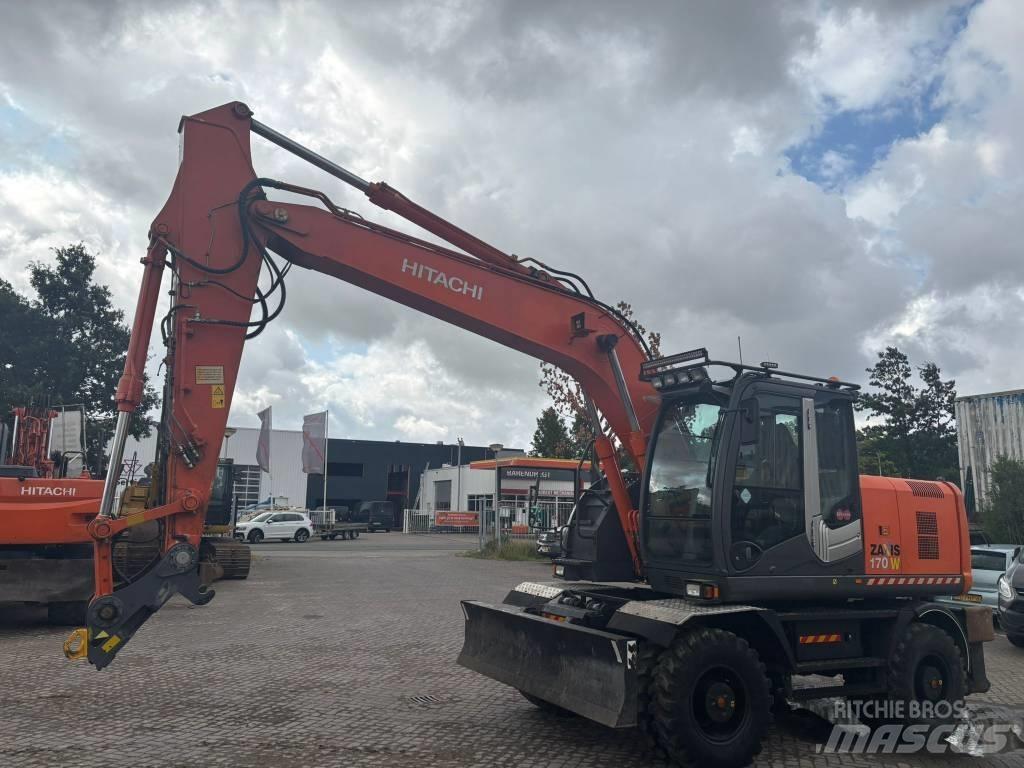 Hitachi ZX 170 W-3 Gumikerekes kotrók