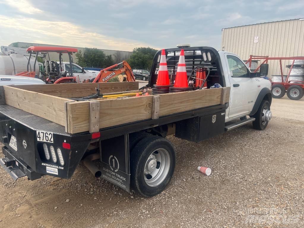 RAM 5500 Platós / Ponyvás teherautók