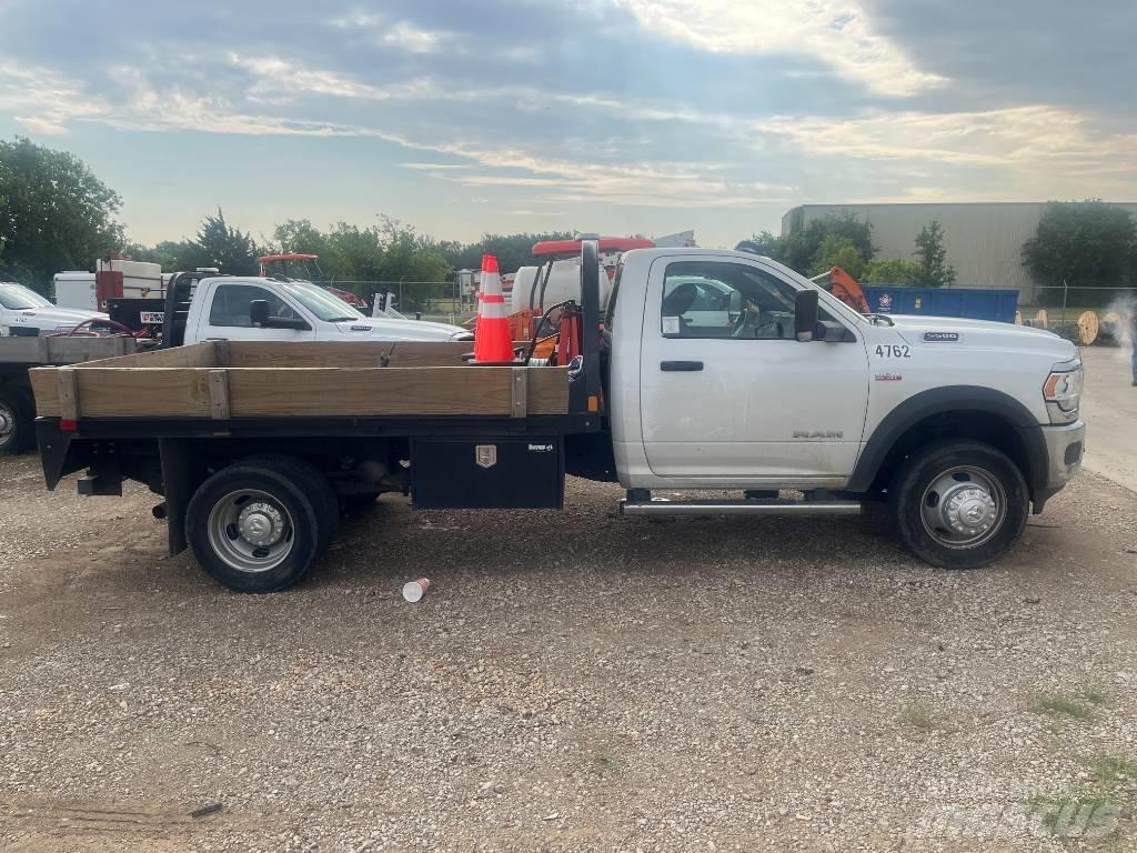 RAM 5500 Platós / Ponyvás teherautók