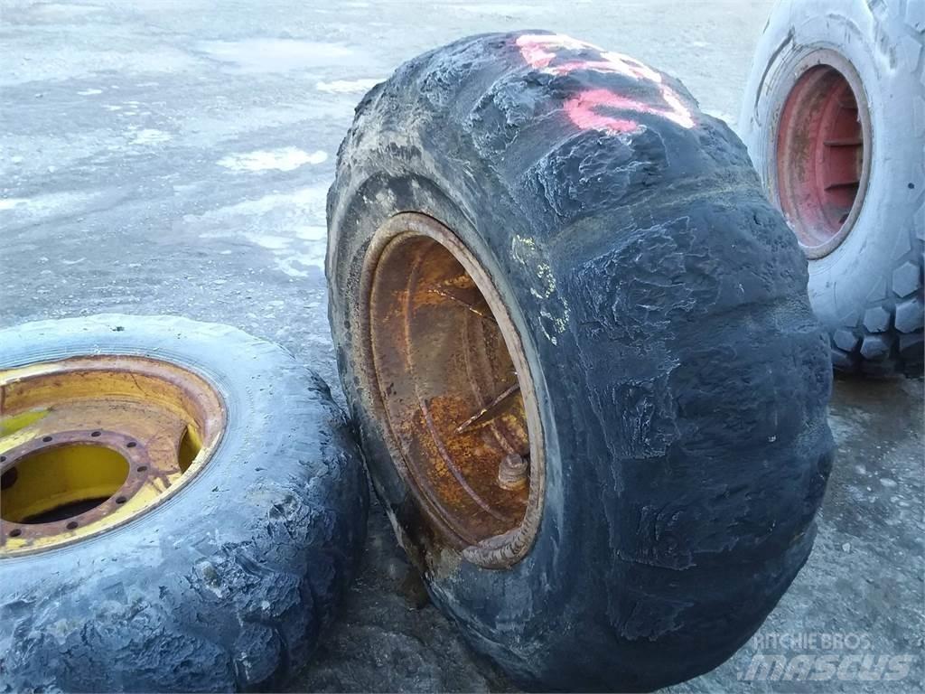 LS 17,5x25 Gumiabroncsok, kerekek és felnik
