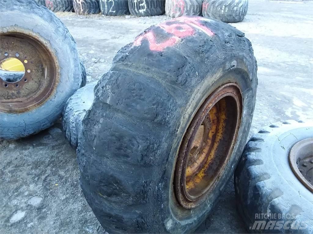 LS 17,5x25 Gumiabroncsok, kerekek és felnik