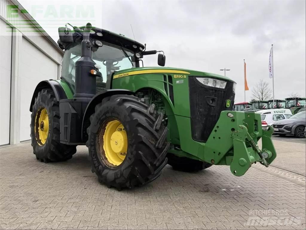 John Deere 8320 r Traktorok