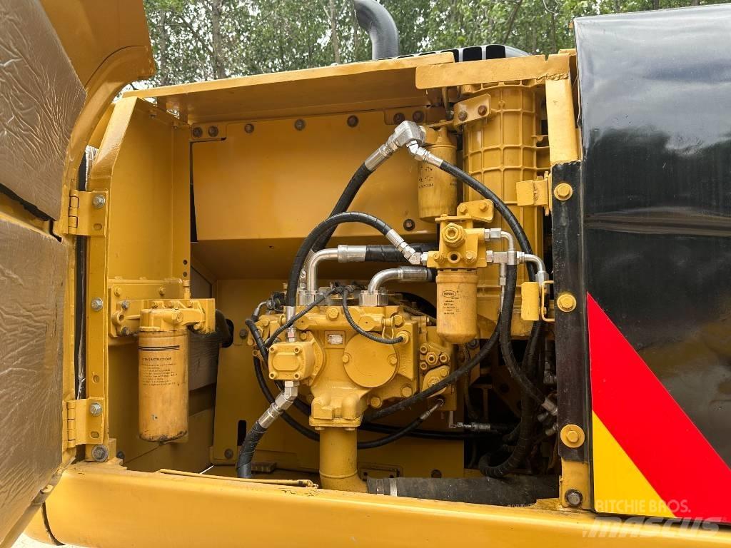 CAT 320D Lánctalpas kotrók