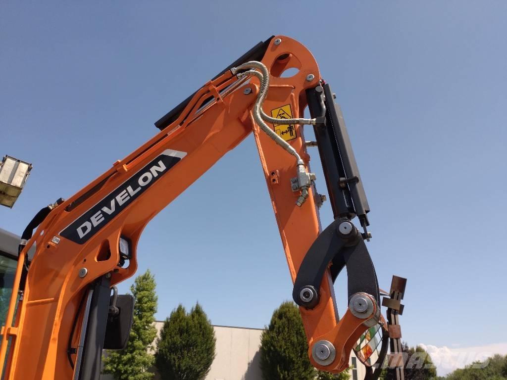 Develon DX 27 Z-7 Mini kotrók < 7t