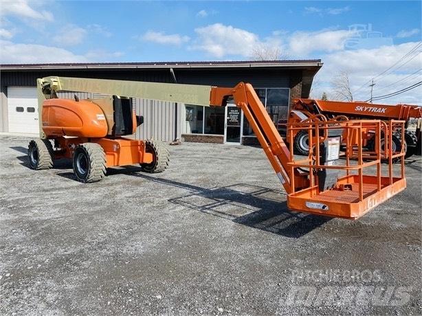 JLG 800 AJ Karos emelők