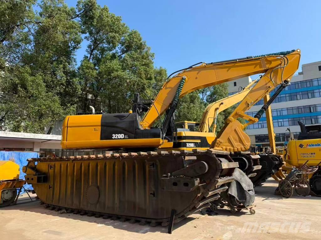 CAT 320 D2 Kétéltű markolók