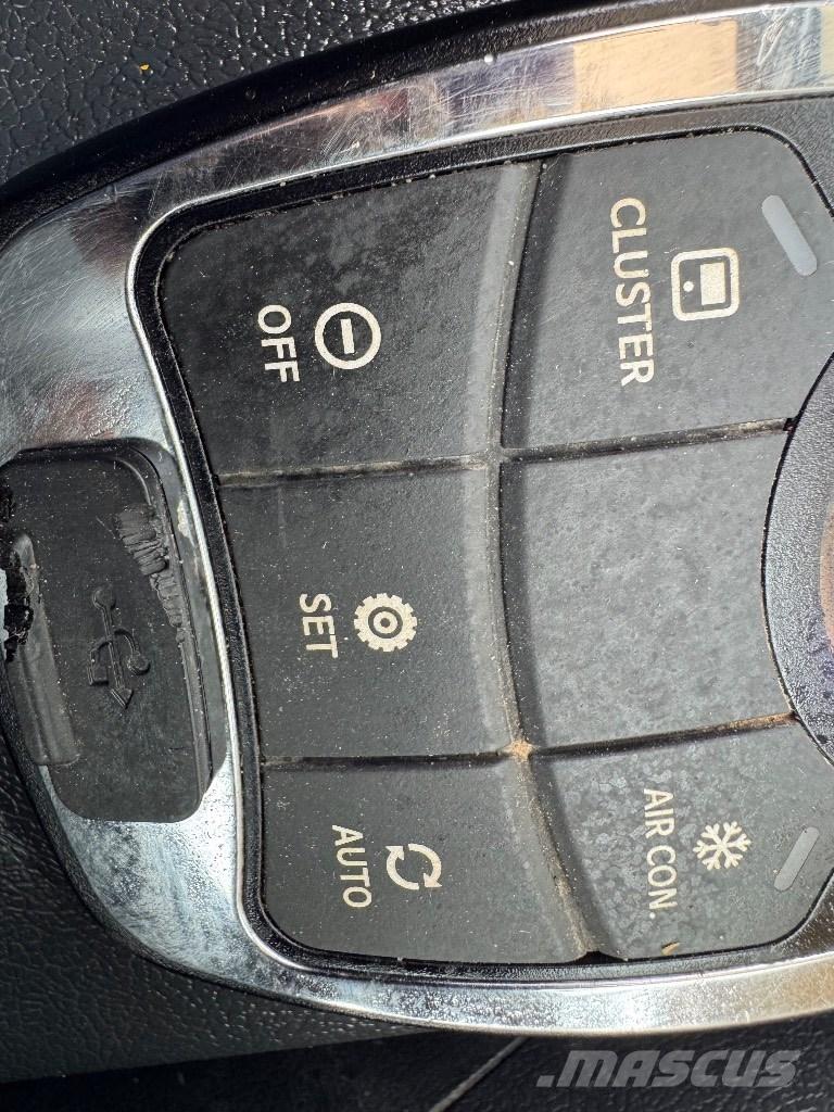 Hyundai HX140 LC Lánctalpas kotrók