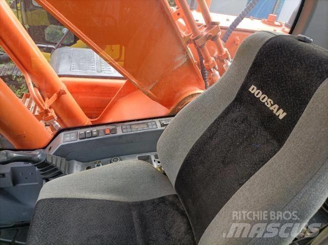 Doosan DX 300 Lánctalpas kotrók