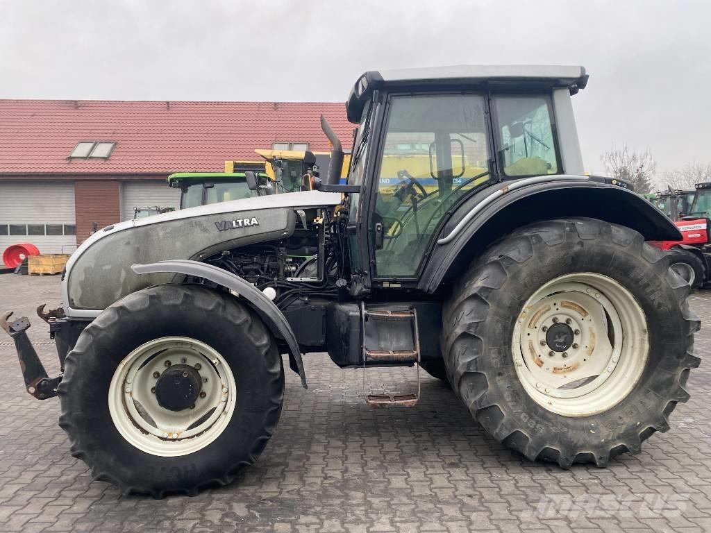 Valtra T 161 Traktorok