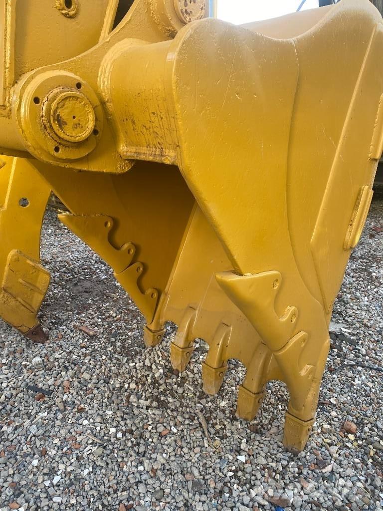 CAT 320 C L Lánctalpas kotrók